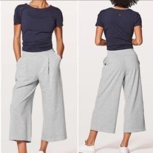 Lululemon Can You Feel The Pleat Cropped Pants Culottes 21" Wide Leg